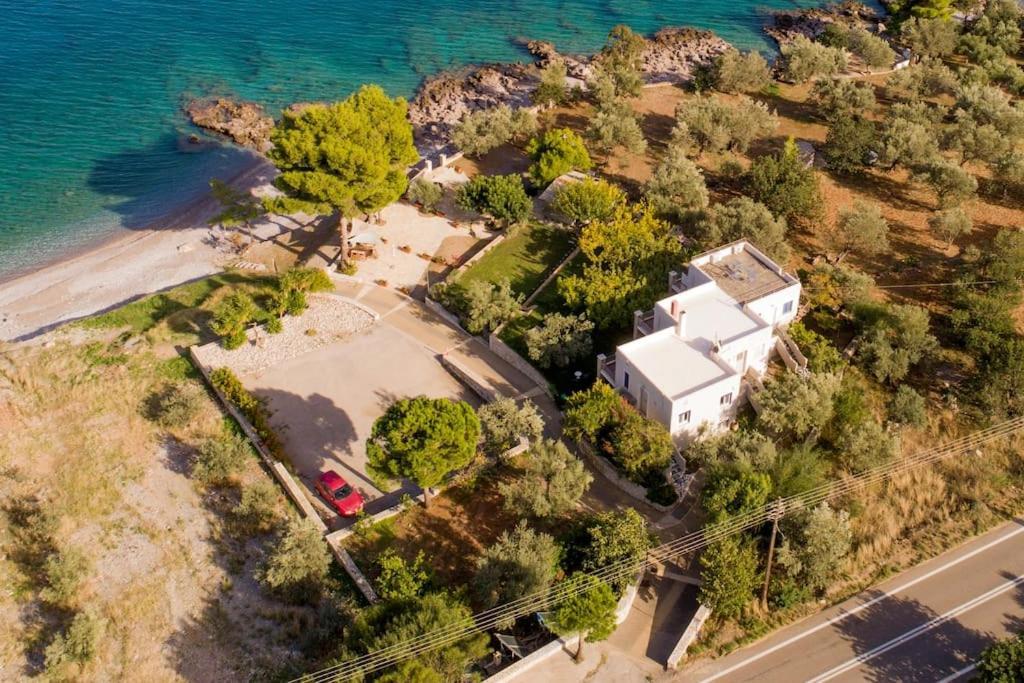 Karantou Villa Tirós Eksteriør bilde