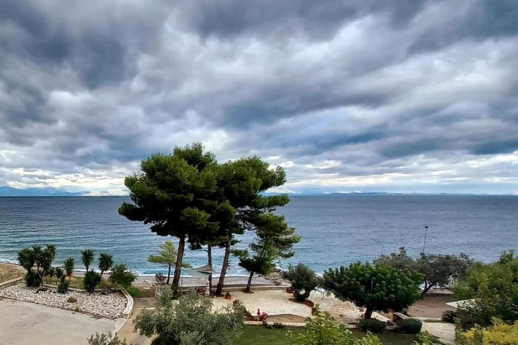 Karantou Villa Tirós Eksteriør bilde