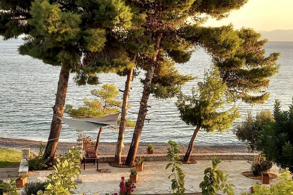 Karantou Villa Tirós Eksteriør bilde